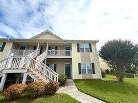Building Photo - RENT SPECIAL! Updated Holten Place, top fl...