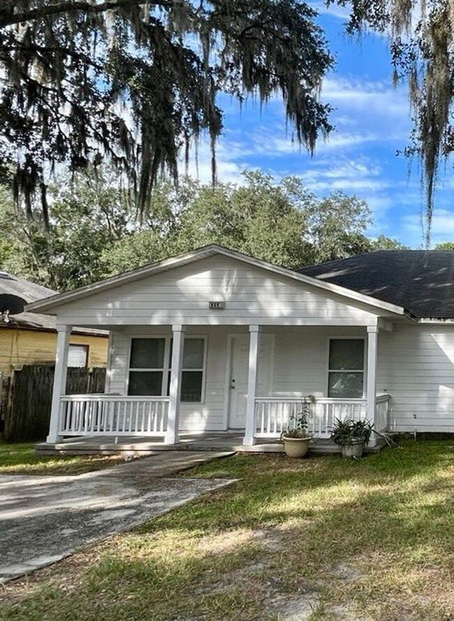 Building Photo - Pineville Ln