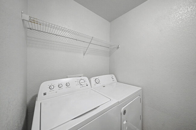 Building Photo - 4210 Rosalie St