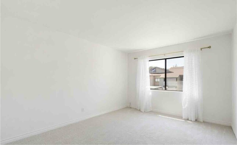 Building Photo - 6 Country Mile Rd