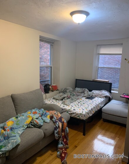 Building Photo - 28 Fleet St