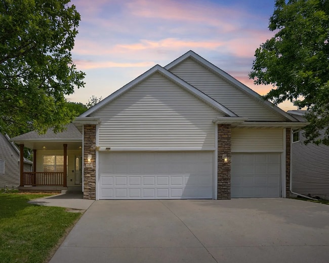 Primary Photo - 4813 Sawyers Dr