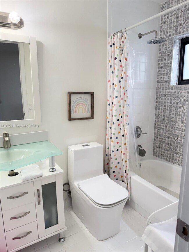 Building Photo - 1271 SW 124th Ct