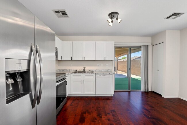 Building Photo - Live in Rancho El Dorado | Spacious 3 Bed Near Golf & Parks