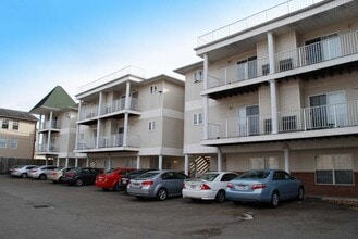 Building Photo - 620 15th St