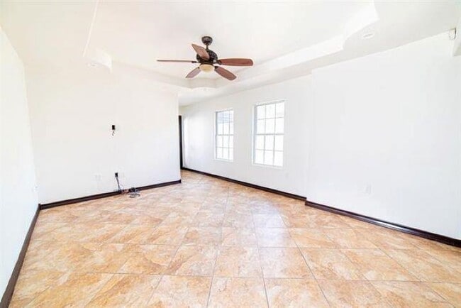 Building Photo - 2110 Lima Loop