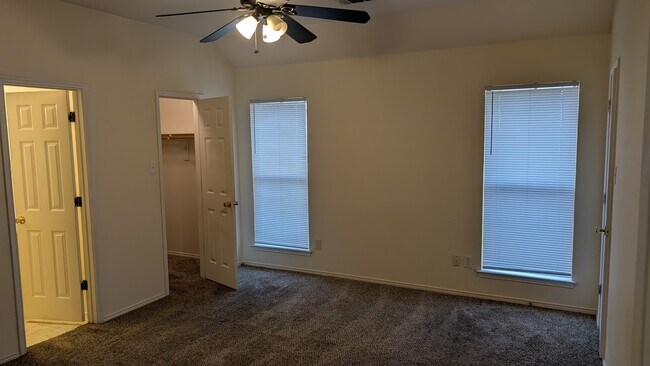 Building Photo - 7418 Fairfield Dr