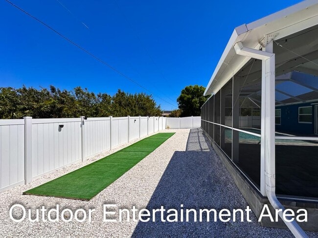 Building Photo - 13280 Foresman Blvd