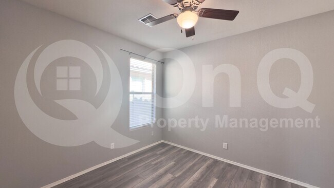 Building Photo - 45513 W Starlight Dr