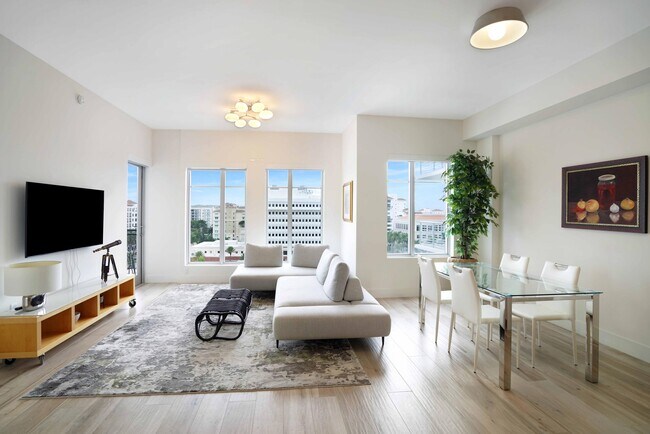 Building Photo - 155 E Boca Raton Rd