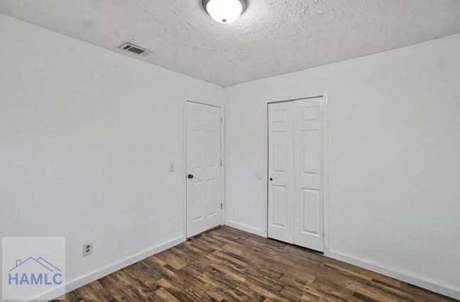 Building Photo - 161 Joe Walker Way