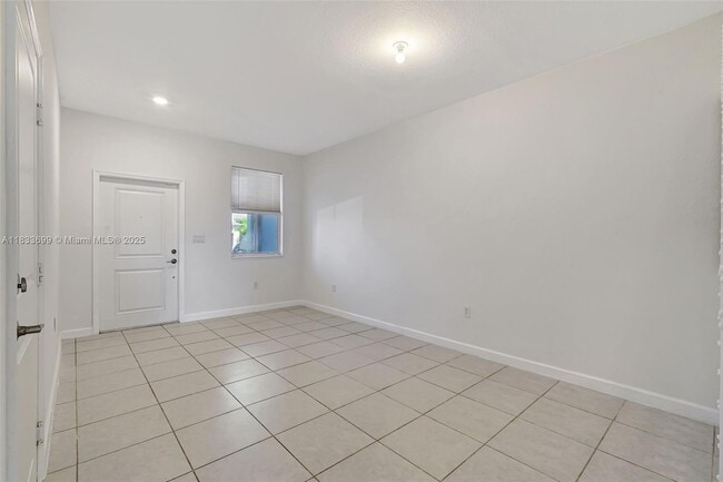 Building Photo - 12910 NW 23rd Pl
