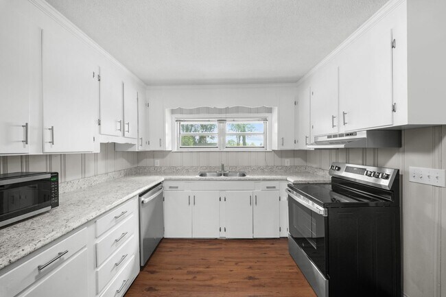 Building Photo - 409 Granade St