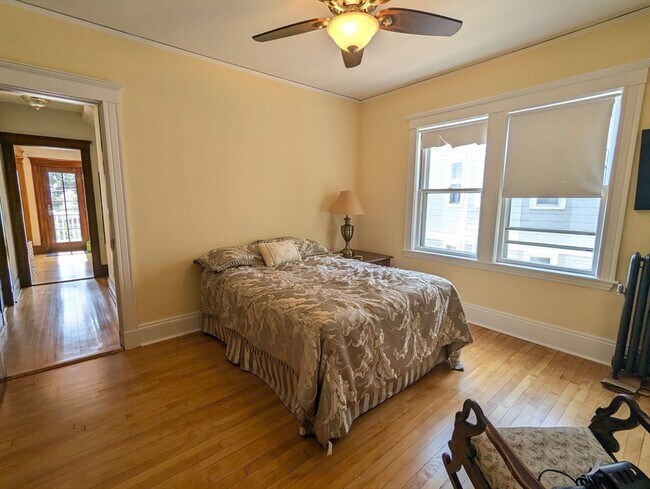 Building Photo - 17 Commonwealth Rd