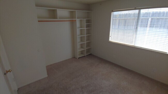 Building Photo - Beautiful Three Bedroom Two Bath Home with...