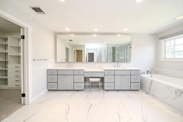 Building Photo - 4330 Bel Air Dr