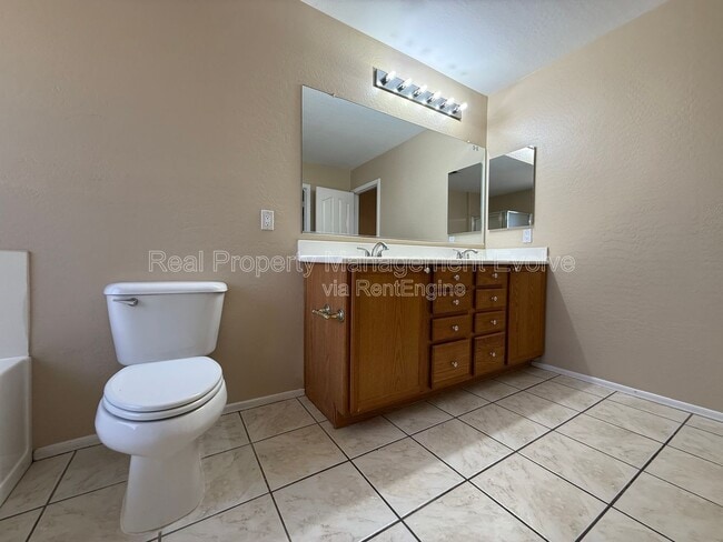 Building Photo - 8145 W Palo Verde Ave