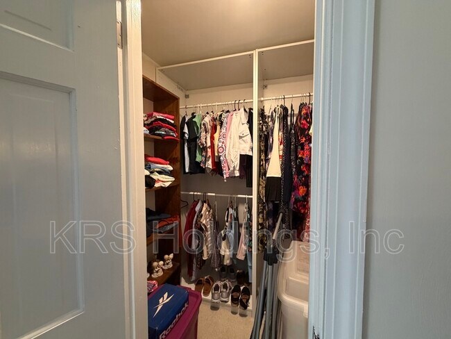 Building Photo - 1520 Woodside Ct