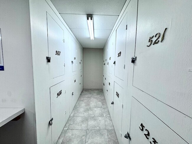 Building Photo - 60 Pleasant St