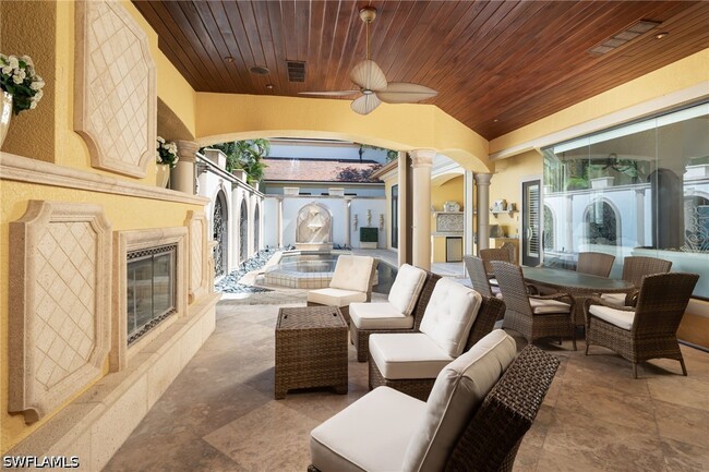 Building Photo - 3280 Gordon Dr