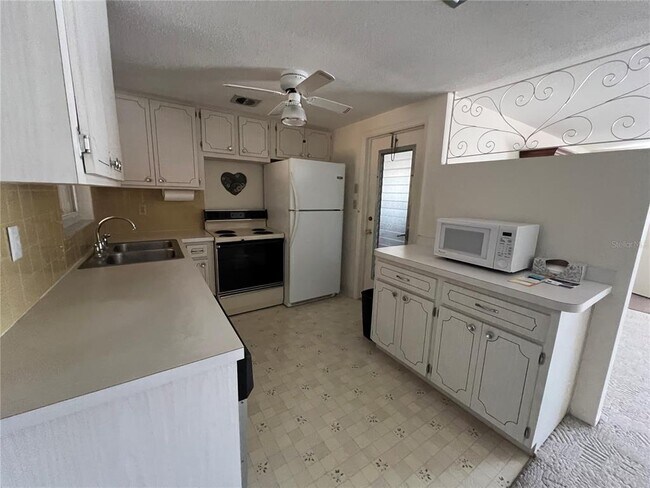 Building Photo - 10502 Laburnum Dr