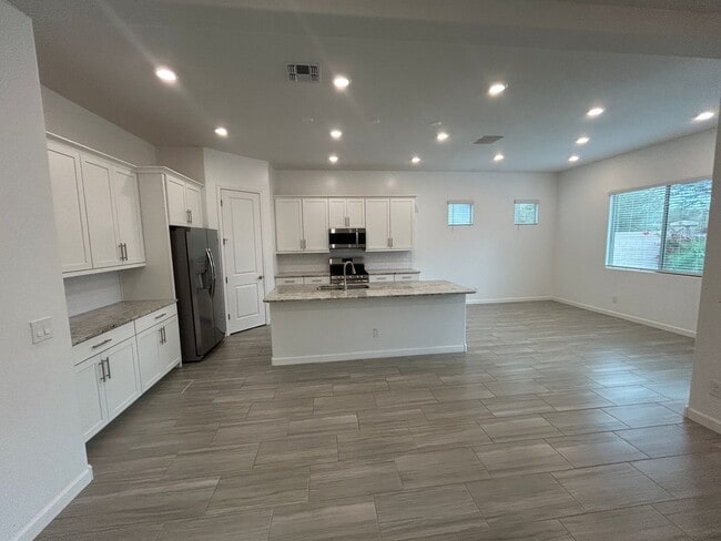 Building Photo - 16776 W Vereda Solana Dr.