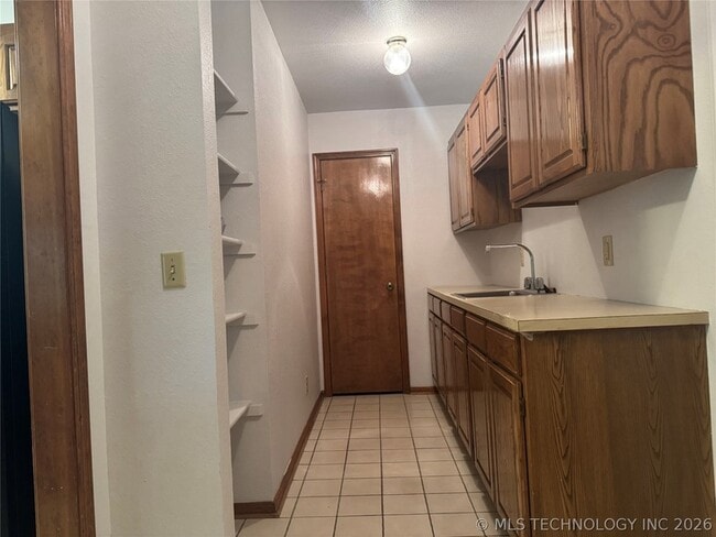 Building Photo - 451 W 113th St