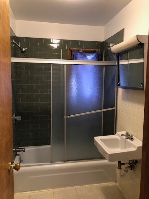 Building Photo - 515 E 4th St