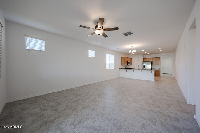 Building Photo - 8722 W Pasadena Ave