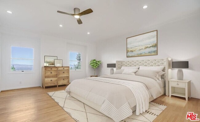 Building Photo - 15851 Mulholland Pl