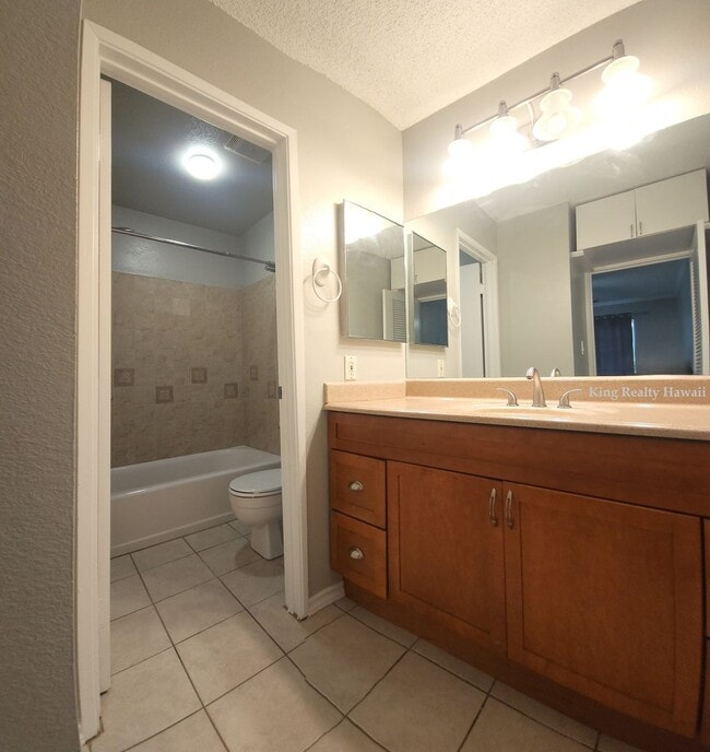 Building Photo - ** VERY CLEAN & UPGRADED 2 br / 2 bath / 2...