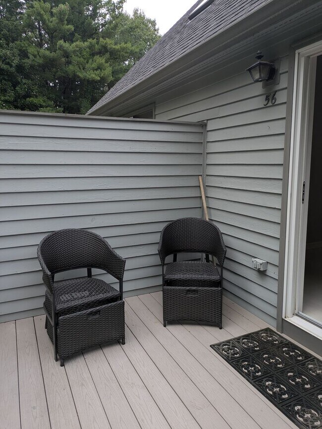 Building Photo - 56 Glengarry Dr
