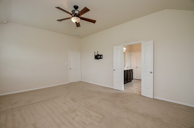 Building Photo - 2227 Leonetti Ln