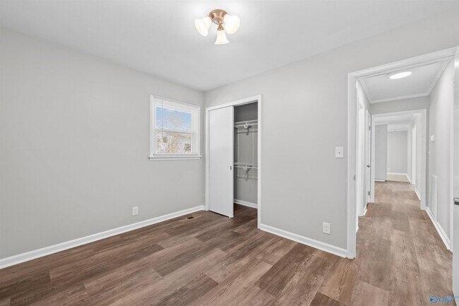 Building Photo - 1007 Heard Ct SE