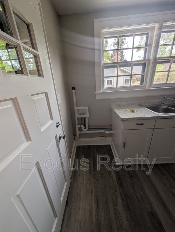 Building Photo - 310 N Gulf St