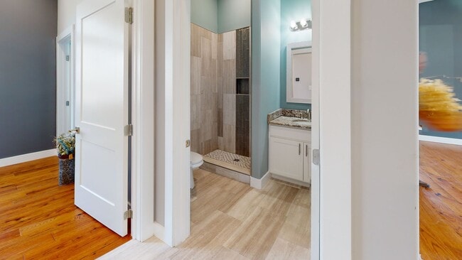 Building Photo - $1655 per Bedroom | 8BR Townhome in Fort S...