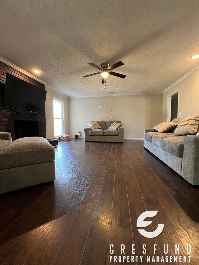 Building Photo - Bright, Easy-Living Home You’ll Love - READY FOR YOUR MOVE IN TODAY!