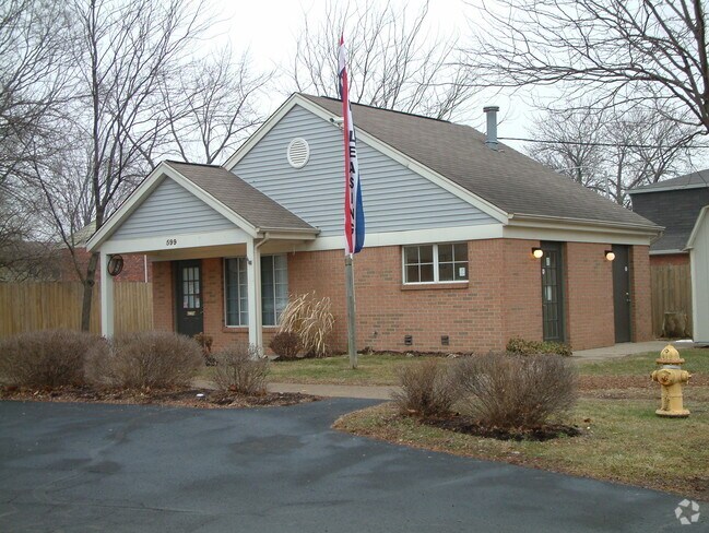 Leasing Office - LA Main Apartments