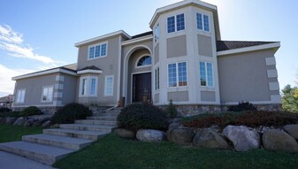 Building Photo - 1302 Gile Dr