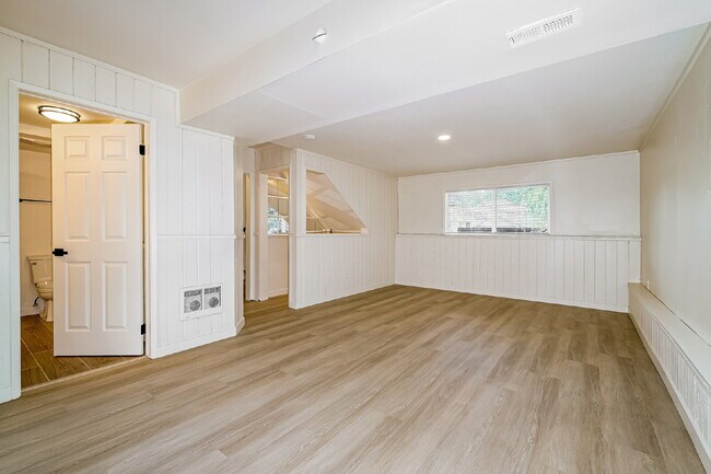 Building Photo - **Fully Remodeled 3+ Bedroom Home with Large Wraparound Deck – $500 OFF FIRST MONTHS RENT BEFORE ...