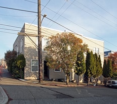 Building Photo - Woodland Apartments
