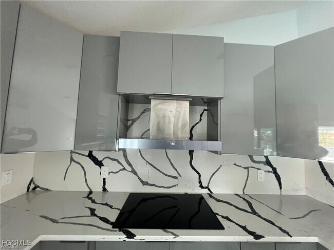 Building Photo - 1215 NW 38th Ave