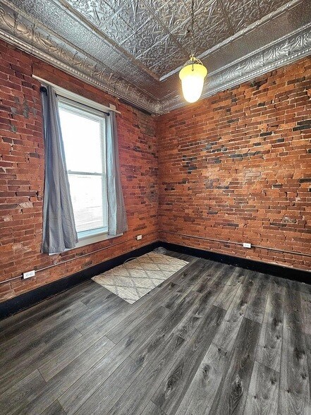 Building Photo - 4 N Park Pl