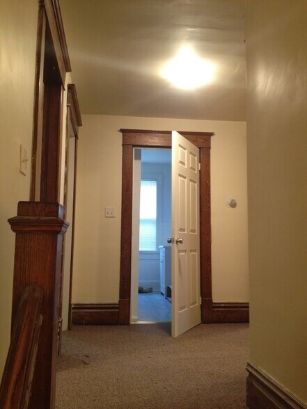 Building Photo - 27 E Kerr St