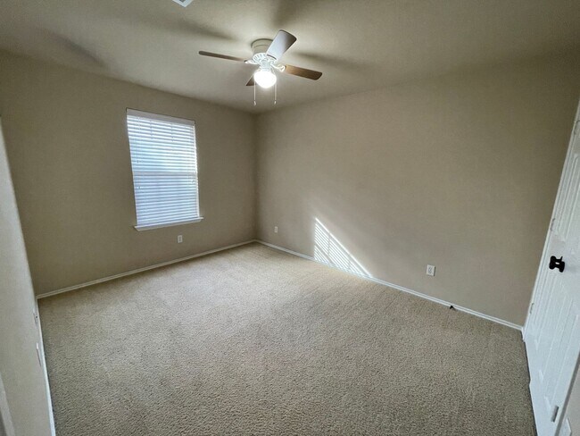 Building Photo - 6704 Golden Oak Ln