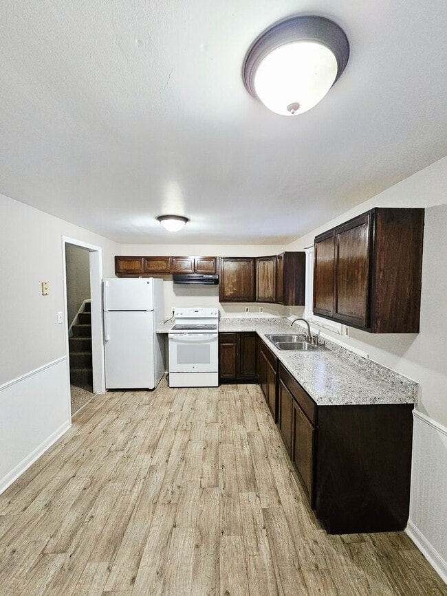 Building Photo - MOVE-IN READY 3bd 1ba Home – Recently Updated!