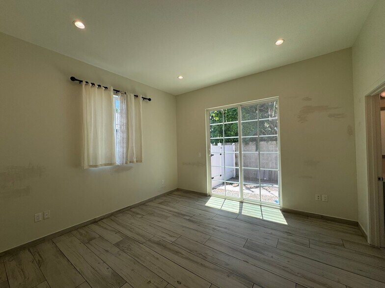 Building Photo - 14224 Friar St