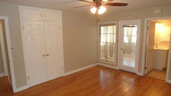 Building Photo - Old Towne Orange, Hardwood floors, Single Story House 3BR 2BA  2 car garage