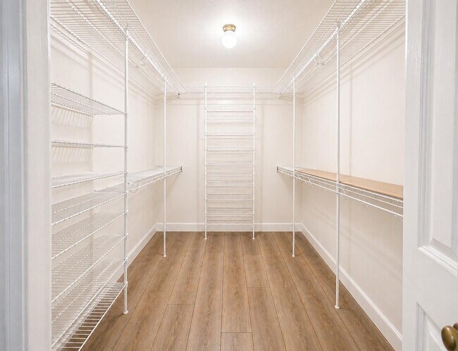 Building Photo - 370 NW 76th Ave