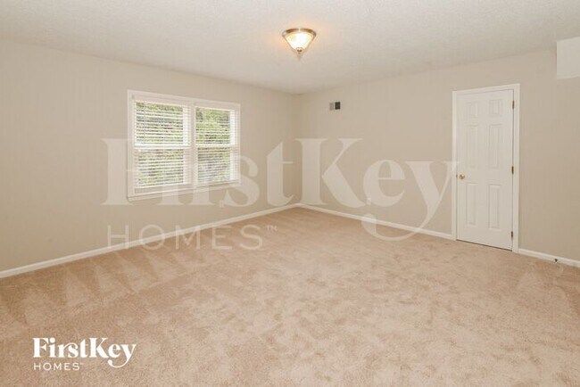 Building Photo - 6831 Van De Rohe Dr